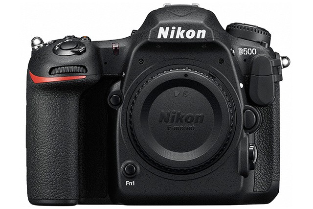 Nikon D500 発売日は4/28