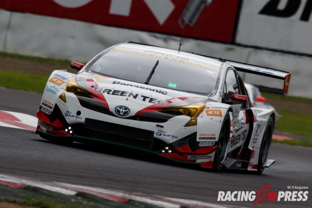 GT300クラス予選2番手 #31 TOYOTA PRIUS apr GT 嵯峨 宏紀／中山 雄一