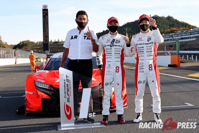 GT500クラス優勝 #8 ARTA NSX-GT（鈴木亜久里 監督／野尻 智紀／福住 仁嶺） 