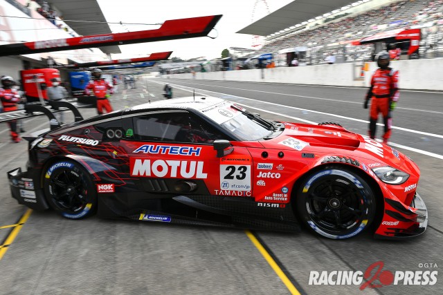 GT500クラス予選ポールポジション #23 MOTUL AUTECH Z（松田 次生／ロニー・クインタレッリ） 